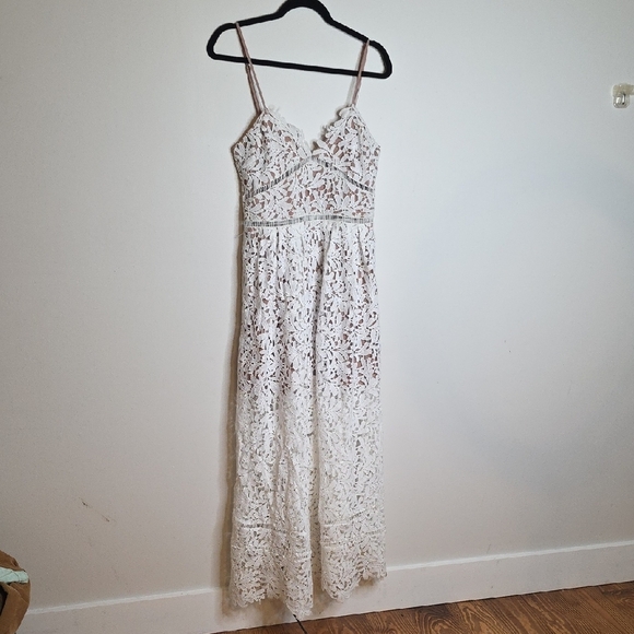 Olivaceous Dresses & Skirts - Olivaceous Elegant White Lace Maxi Dress Size MEDIUM
